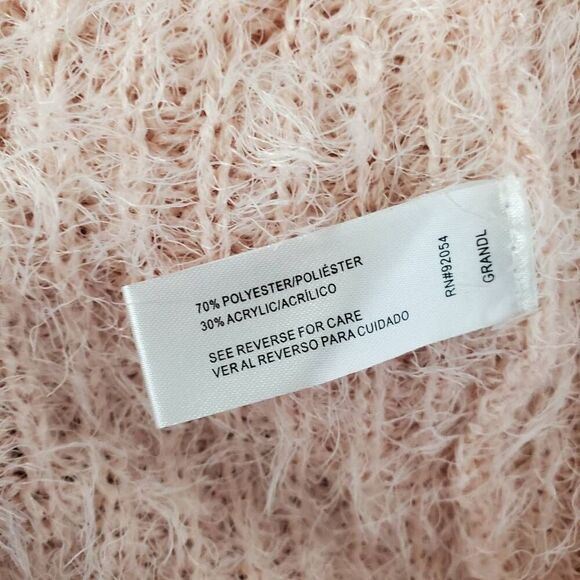 Madison Lilly Women’s Fuzzy Pink Eyelash Sweater, M - Picture 4 of 5